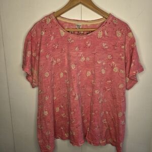 Magnolia Pearl Distressed Block Print floral  Tee one size